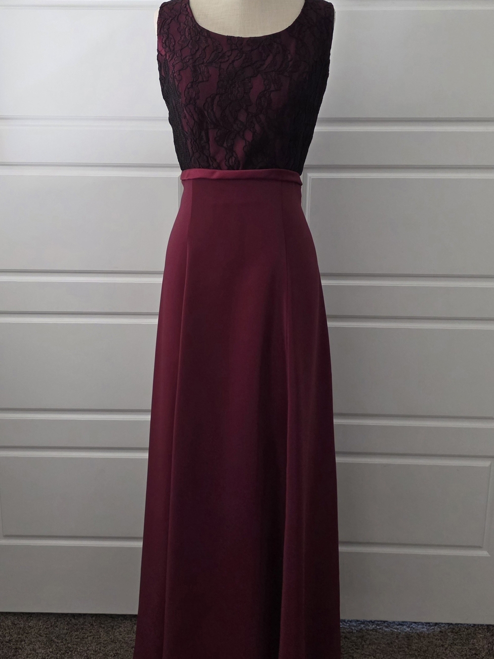 Sleeveless Lace-Bodice Evening Gown in Burgundy